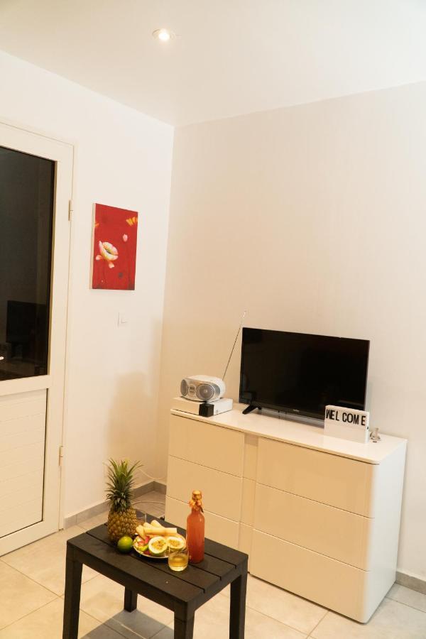 Joli Appartement Avec Vue Au Moule Le Moule Eksteriør billede