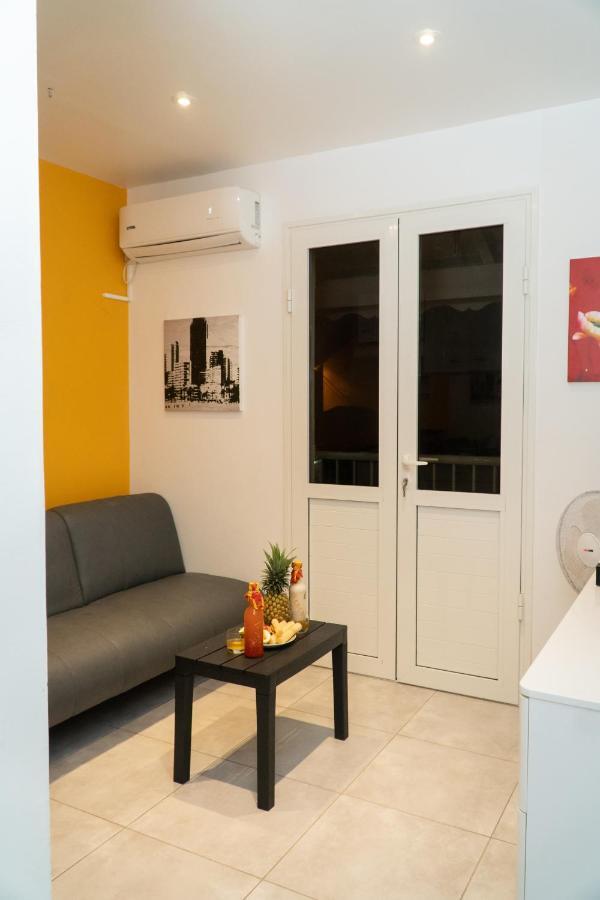 Joli Appartement Avec Vue Au Moule Le Moule Eksteriør billede